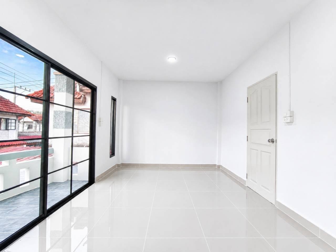 หมู่บ้านแสงตะวัน รังสิต – คลอง11
