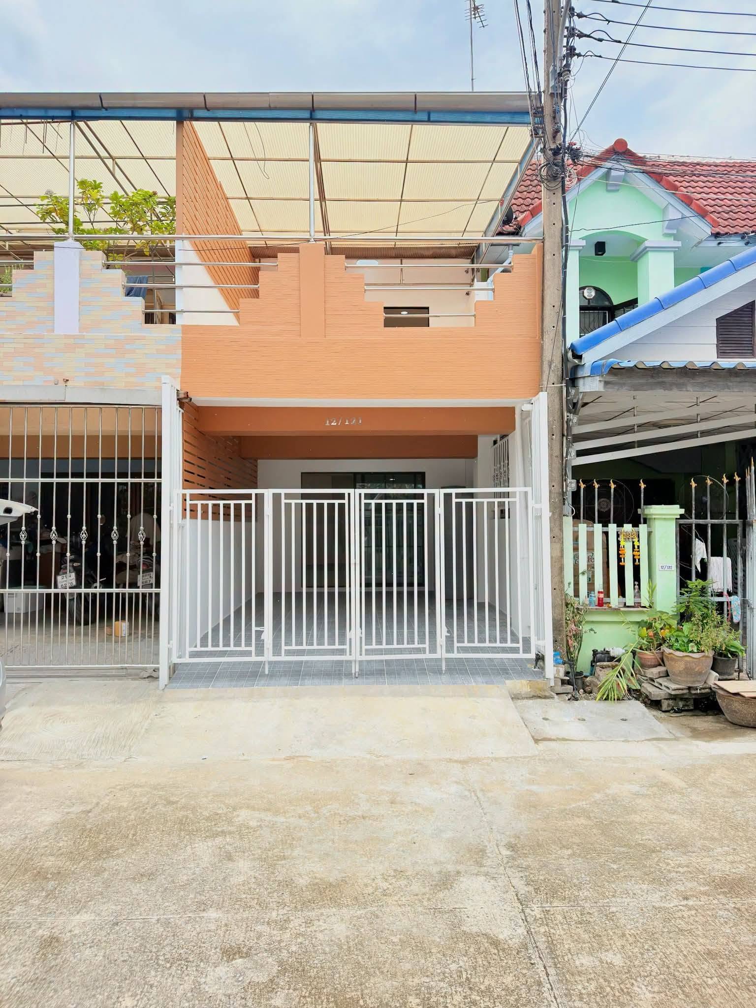 หมู่บ้านแพรมาพร ซ.44